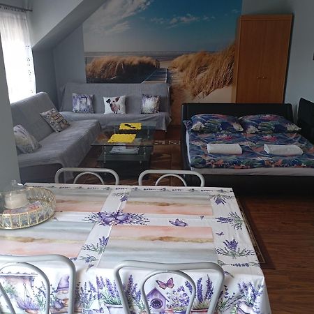 Pokoje Goscinne Surfinia Gdansk Bagian luar foto